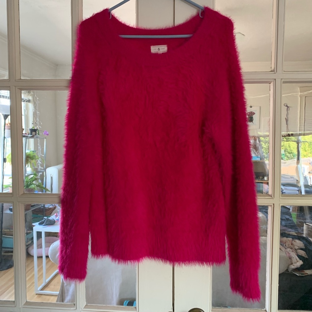 Magenta super fuzzy sweater